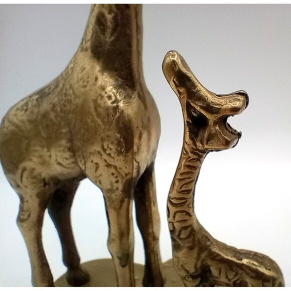 Vintage Brass Giraffe Figurine Mom and Baby 7" Mid Century Animal Sculpture - Picture 7 of 16